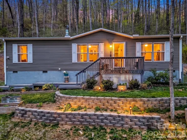 424 Arrington Acres Dr, Waynesville, NC 28786