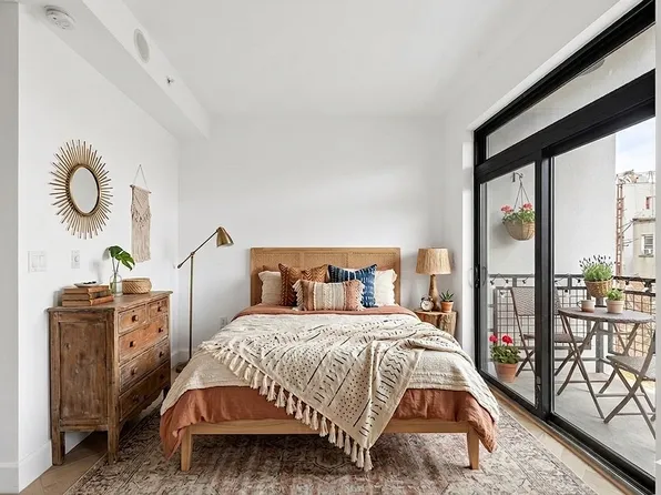 364 Harman St APT 3B, Brooklyn, NY 11237