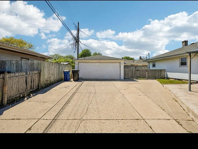 3940 Lasalle St — Photo 25