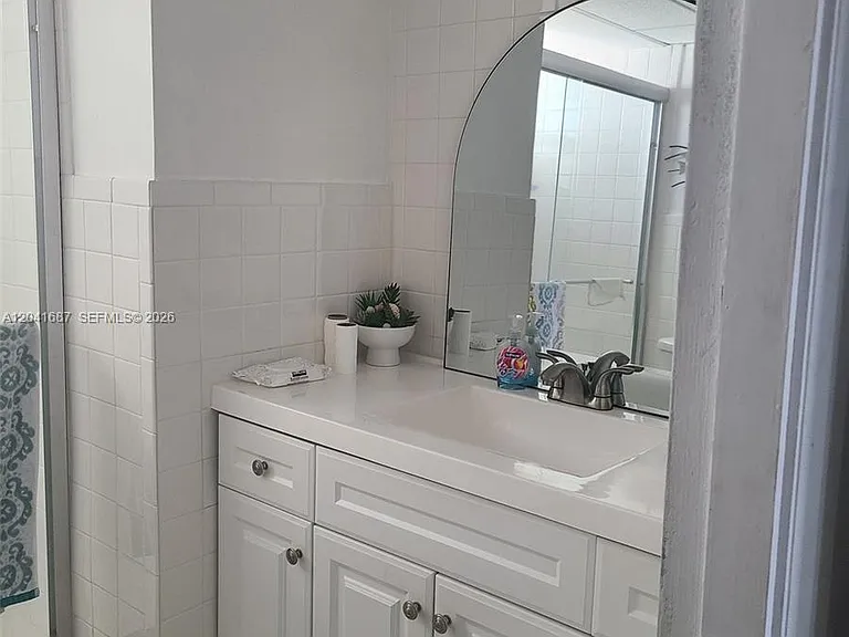 1075 NE Miami Gardens Dr #708 — Photo 10