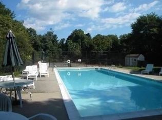 21 Spinnaker Ln, East Patchogue, NY 11772