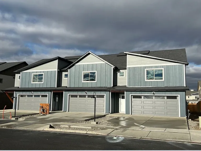 1311 Fozzie Ln — Photo 1