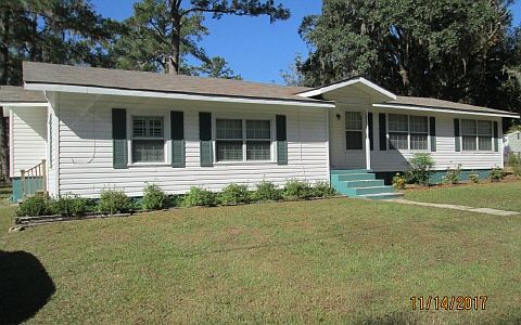1st image of 718 SE Margaret Dr