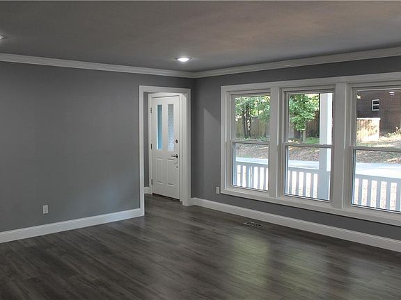 2nd image of 5 Runnymede Cir