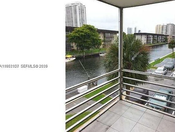 5th image of 3551 NE 169th St APT 411
