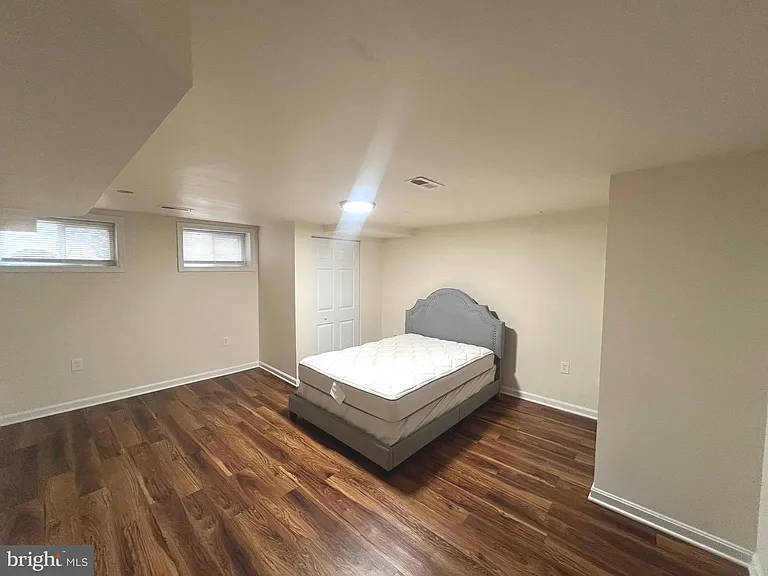 727 Reservoir St — Photo 27