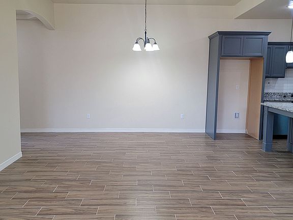5th image of 125 Loma Vista Dr #B
