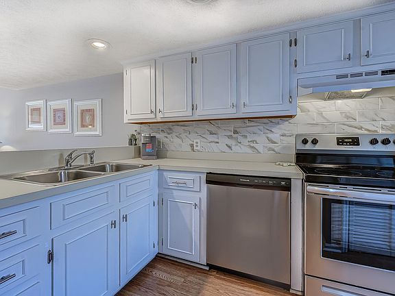 5th image of 816 9th Ave. S #205-C