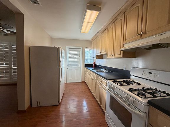 3rd image of 104 W Edna Pl