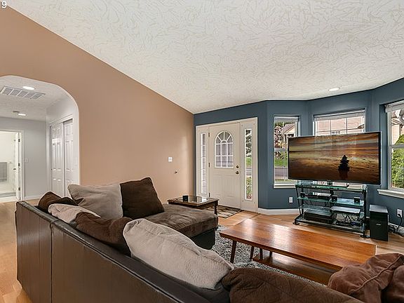 4th image of 4007 NE 35th St