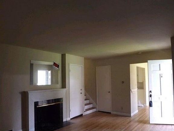 3rd image of 3206 SE Lorne St