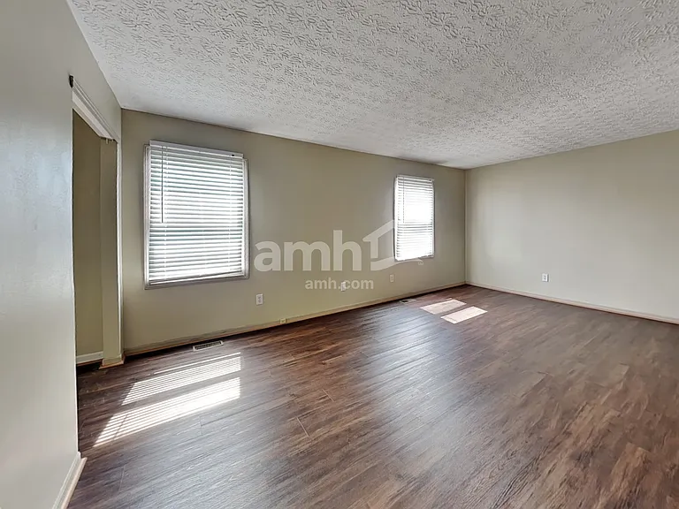5563 Crenton Dr — Photo 20