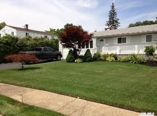 19 Strum St, Brentwood, NY 11717