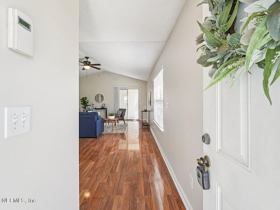 4th image of 1657 TEABERRY Drive