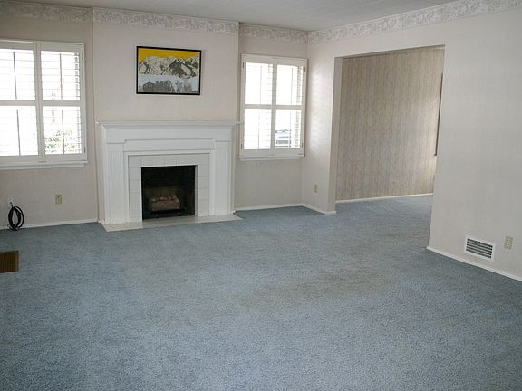 5th image of 1832 E Herbert Ave