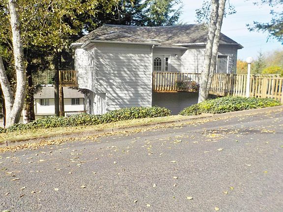 2nd image of 850 NE Lakewood Dr