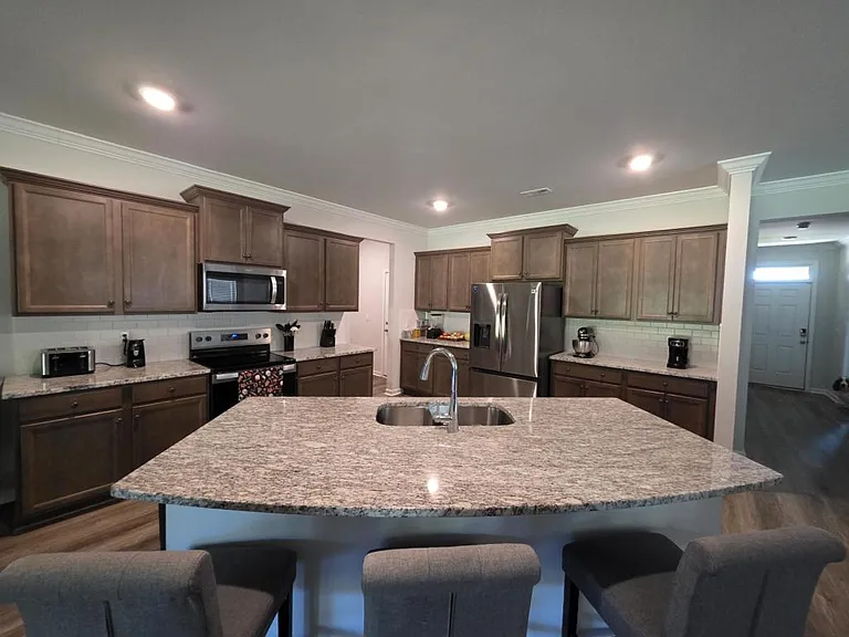 352 Castlepath Dr SW — Photo 10