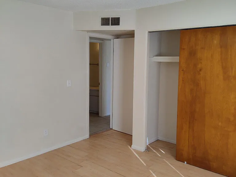480 E Southern Ave #1 — Photo 8