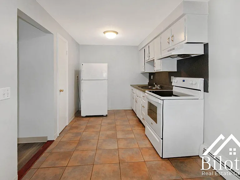 Hillside Terrace Apartments — Photo 13