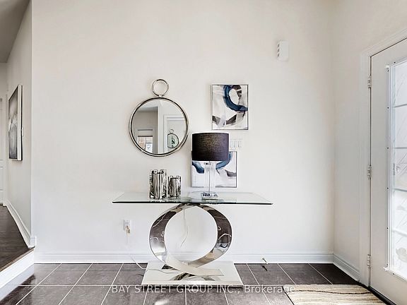 3rd image of 103 Colesbrook Rd