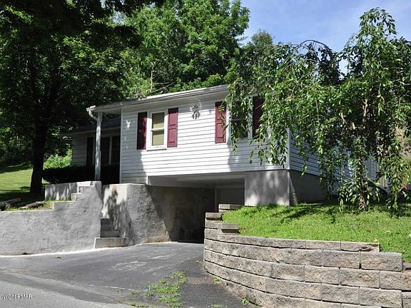 2nd image of 356 & 358 Strawberry Hill Rd