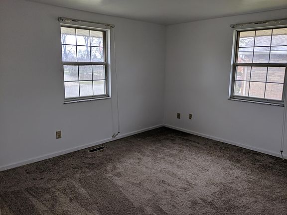 2nd image of 6095 Honeygate Dr
