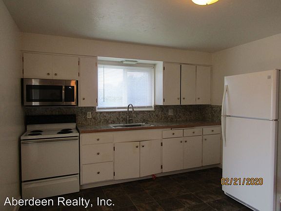 4th image of 2220 Bay Ave