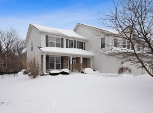 5 Ridge Ct, Bolingbrook, IL 60440