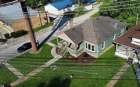2nd image of 3653 Murdoch Ave