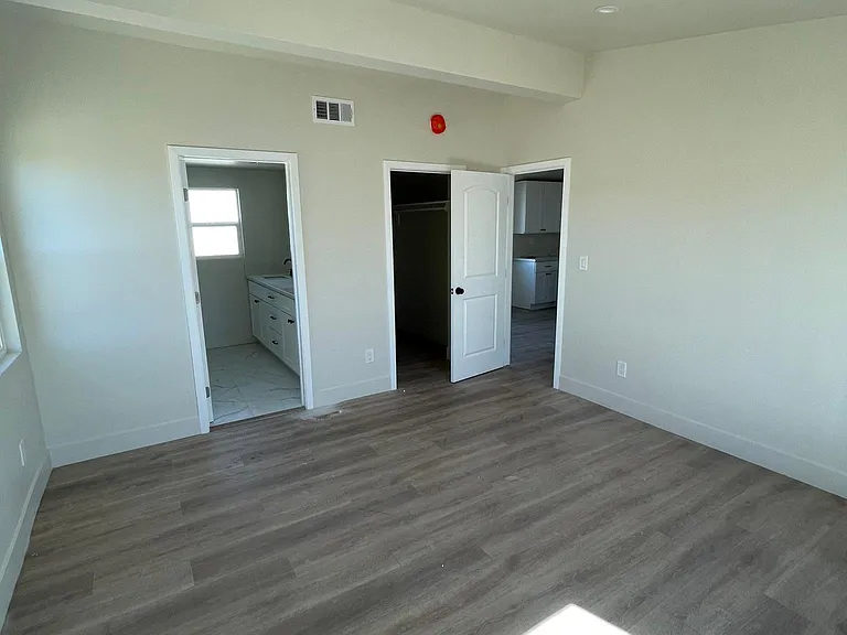 4568 W Rosamond Blvd #10 — Photo 4