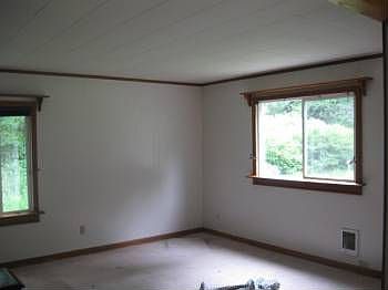 5th image of 326 NE Park St