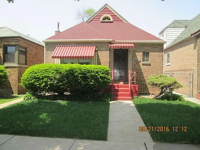 10040 S Rhodes Ave photo 1