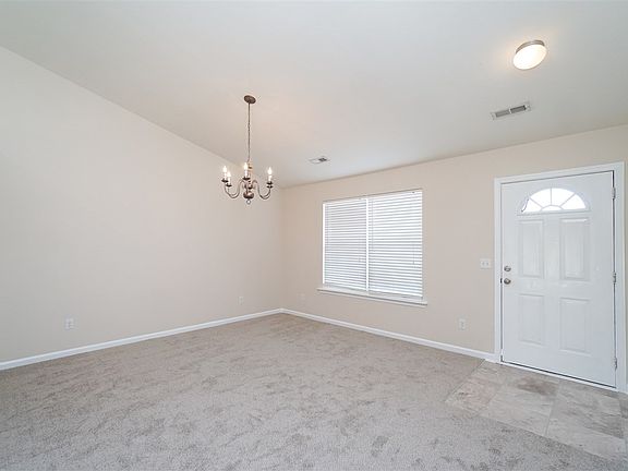3rd image of 410 Bentridge Dr