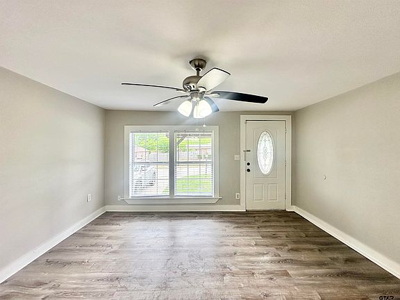 3rd image of 219 Half St