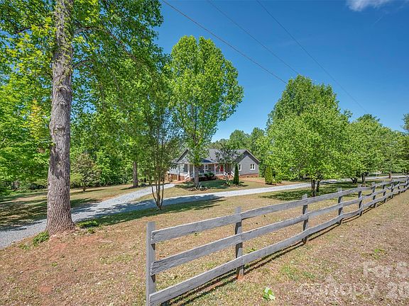 2nd image of 138 Blue Ridge Dr