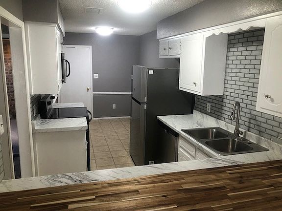 3rd image of 202 E 91st St