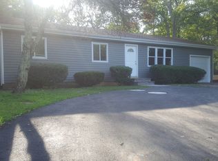 50 W Bartlett Rd, Middle Island, NY 11953