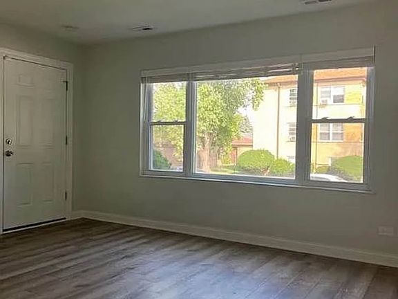 4th image of 1800 Euclid Ave