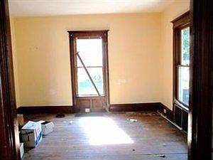 3rd image of 352 Price St