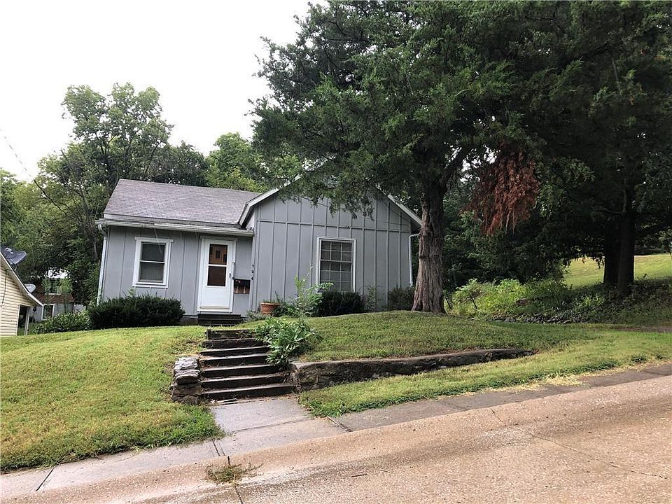 1st image of 724 Hazel St