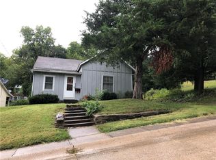 724 Hazel St, Excelsior Springs, MO 64024