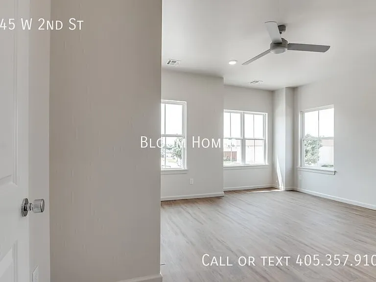 645 W 2nd St — Photo 27