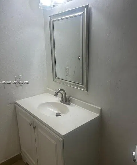 10395 N Kendall Dr #V4 — Photo 8