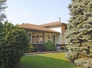 34 Forest Ln, Elk Grove Village, IL 60007