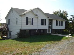 106 Mawani Ter, Berkeley Springs, WV 25411