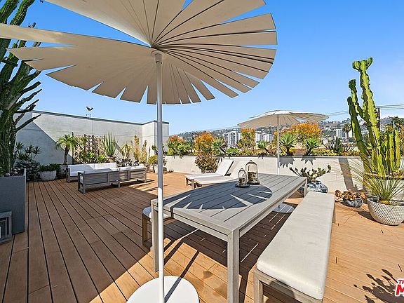 3rd image of 855 N Croft Ave #Penthouse 1