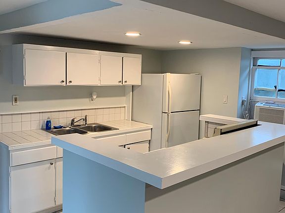 2nd image of 420 NW 5th Ave #1