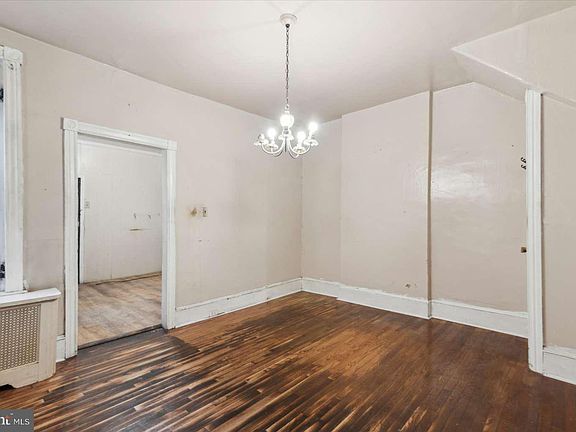 4th image of 1311 Narragansett St