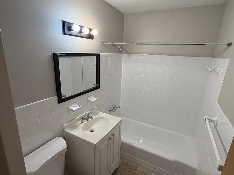 17731 Lakeshore Blvd #6 — Photo 6