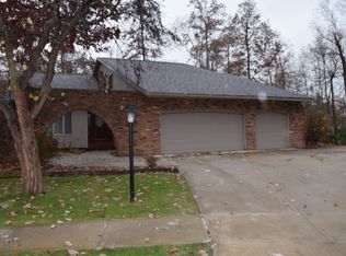 19704 Misty Lake Dr, Strongsville, OH